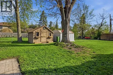 236 Frank Avenue Windsor ON N8S 3N8