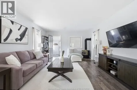 236 Frank Avenue Windsor ON N8S 3N8
