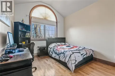 2116 Front Road Amherstburg ON N9V 3R3