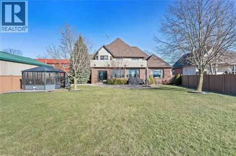 2116 Front Road Amherstburg ON N9V 3R3