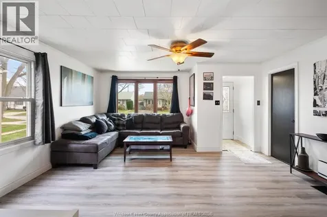 2228 Elsmere Avenue Windsor ON N8W 2C6