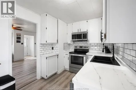 2228 Elsmere Avenue Windsor ON N8W 2C6