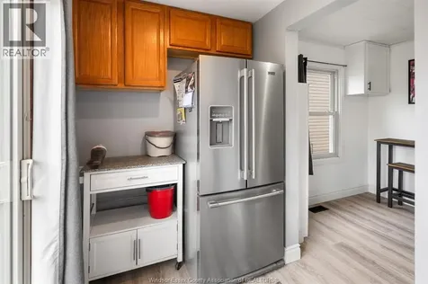 2228 Elsmere Avenue Windsor ON N8W 2C6