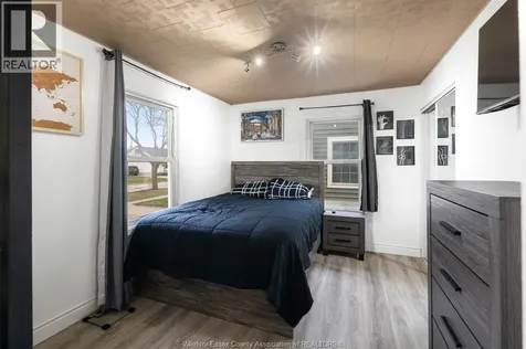 2228 Elsmere Avenue Windsor ON N8W 2C6