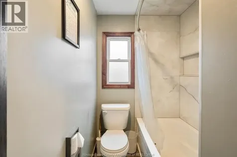 2228 Elsmere Avenue Windsor ON N8W 2C6