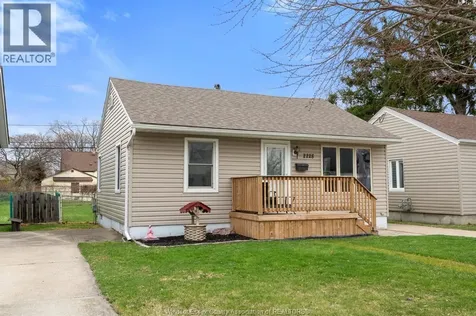 2228 Elsmere Avenue Windsor ON N8W 2C6