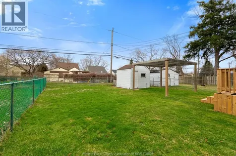 2228 Elsmere Avenue Windsor ON N8W 2C6