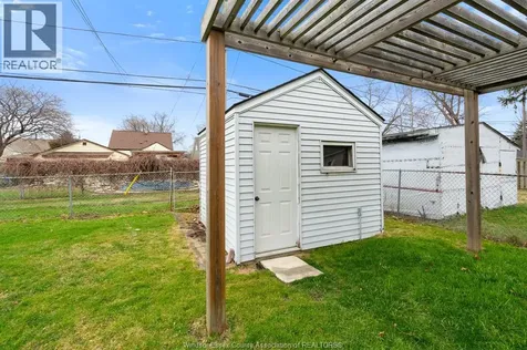 2228 Elsmere Avenue Windsor ON N8W 2C6