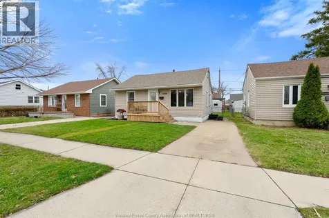 2228 Elsmere Avenue Windsor ON N8W 2C6