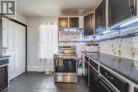 1180 Langlois Avenue Windsor ON N9A 2H5