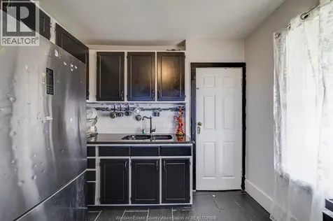 1180 Langlois Avenue Windsor ON N9A 2H5
