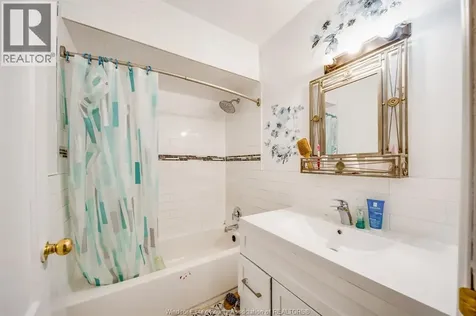 1180 Langlois Avenue Windsor ON N9A 2H5