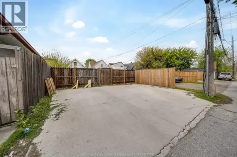 1180 Langlois Avenue Windsor ON N9A 2H5