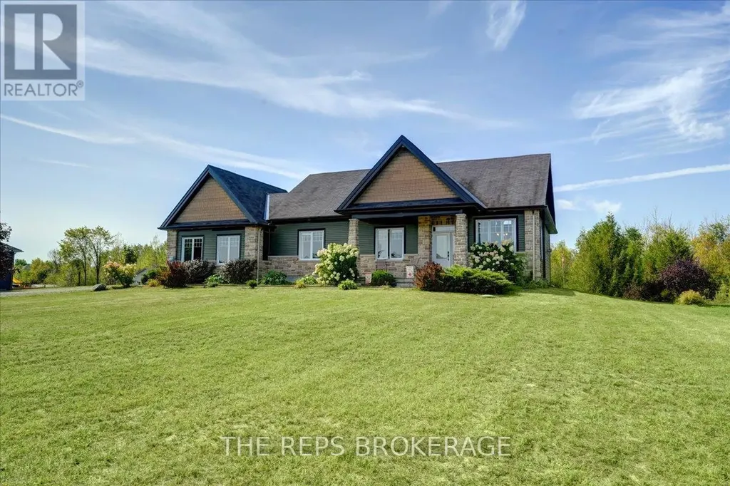 206 Country Lane Drive South Beckwith ON K7C 3P2