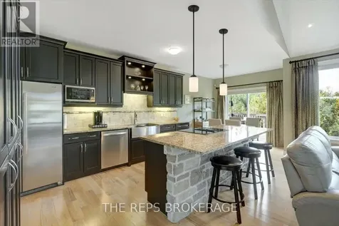 206 Country Lane Drive South Beckwith ON K7C 3P2