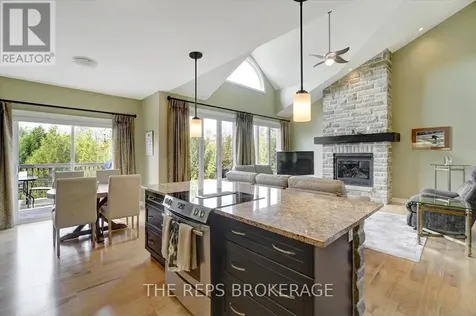 206 Country Lane Drive South Beckwith ON K7C 3P2