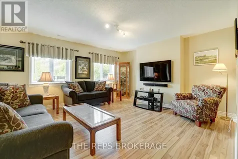 206 Country Lane Drive South Beckwith ON K7C 3P2