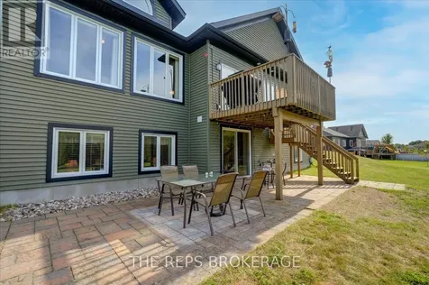 206 Country Lane Drive South Beckwith ON K7C 3P2