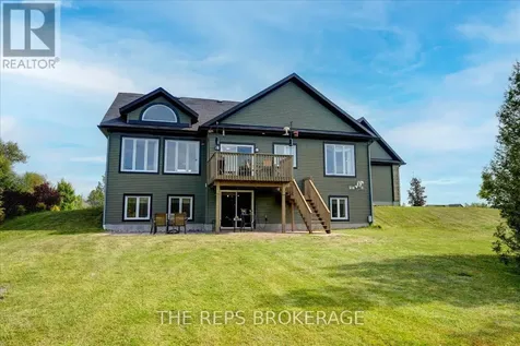 206 Country Lane Drive South Beckwith ON K7C 3P2