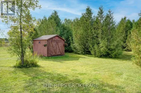 206 Country Lane Drive South Beckwith ON K7C 3P2