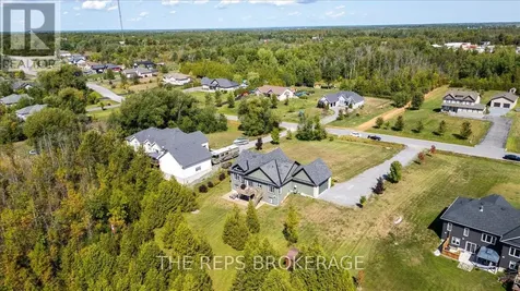 206 Country Lane Drive South Beckwith ON K7C 3P2