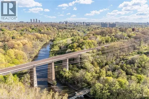 20 Brin Drive Etobicoke ON M8X 0B2