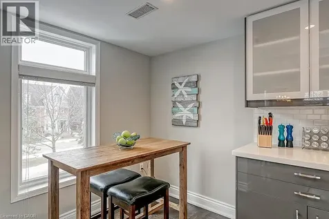 2386 Munn's Avenue East Oakville ON L6H 6G9