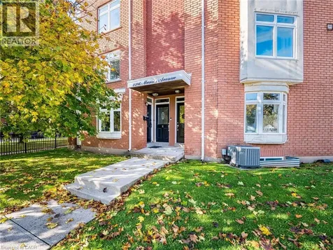 2386 Munn's Avenue East Oakville ON L6H 6G9