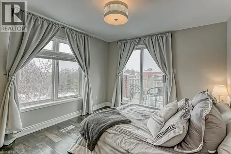 2386 Munn's Avenue East Oakville ON L6H 6G9