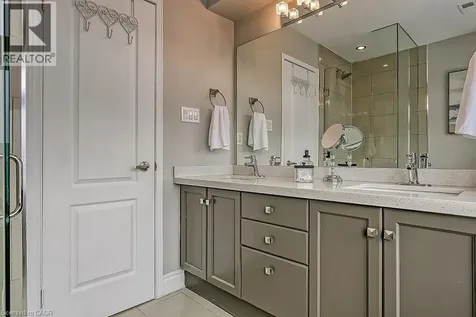 2386 Munn's Avenue East Oakville ON L6H 6G9