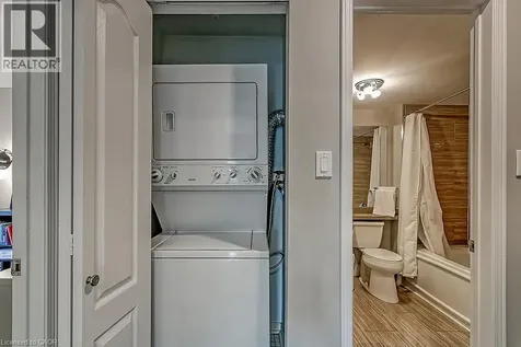 2386 Munn's Avenue East Oakville ON L6H 6G9