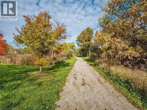2386 Munn's Avenue East Oakville ON L6H 6G9