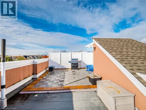 2386 Munn's Avenue East Oakville ON L6H 6G9