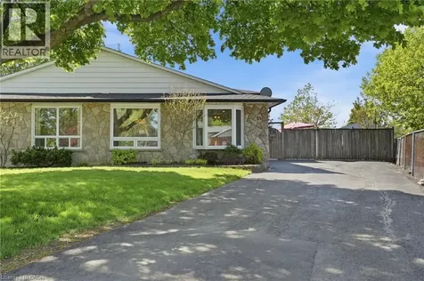 35 Gretna Court Hamilton ON L9C 4V1