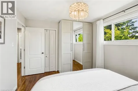 35 Gretna Court Hamilton ON L9C 4V1