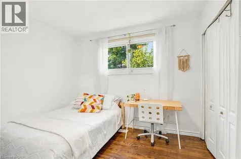 35 Gretna Court Hamilton ON L9C 4V1