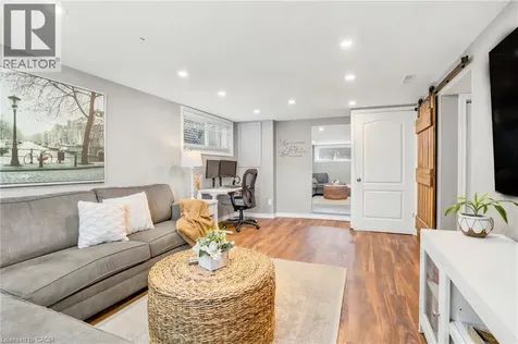 35 Gretna Court Hamilton ON L9C 4V1