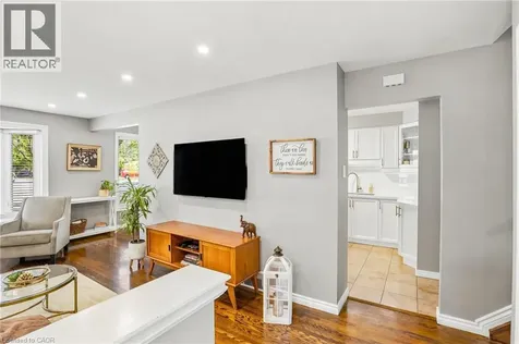 35 Gretna Court Hamilton ON L9C 4V1