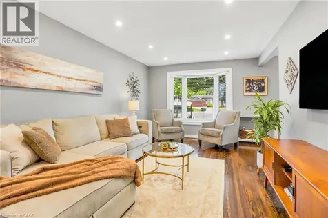 35 Gretna Court Hamilton ON L9C 4V1