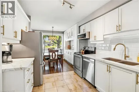 35 Gretna Court Hamilton ON L9C 4V1