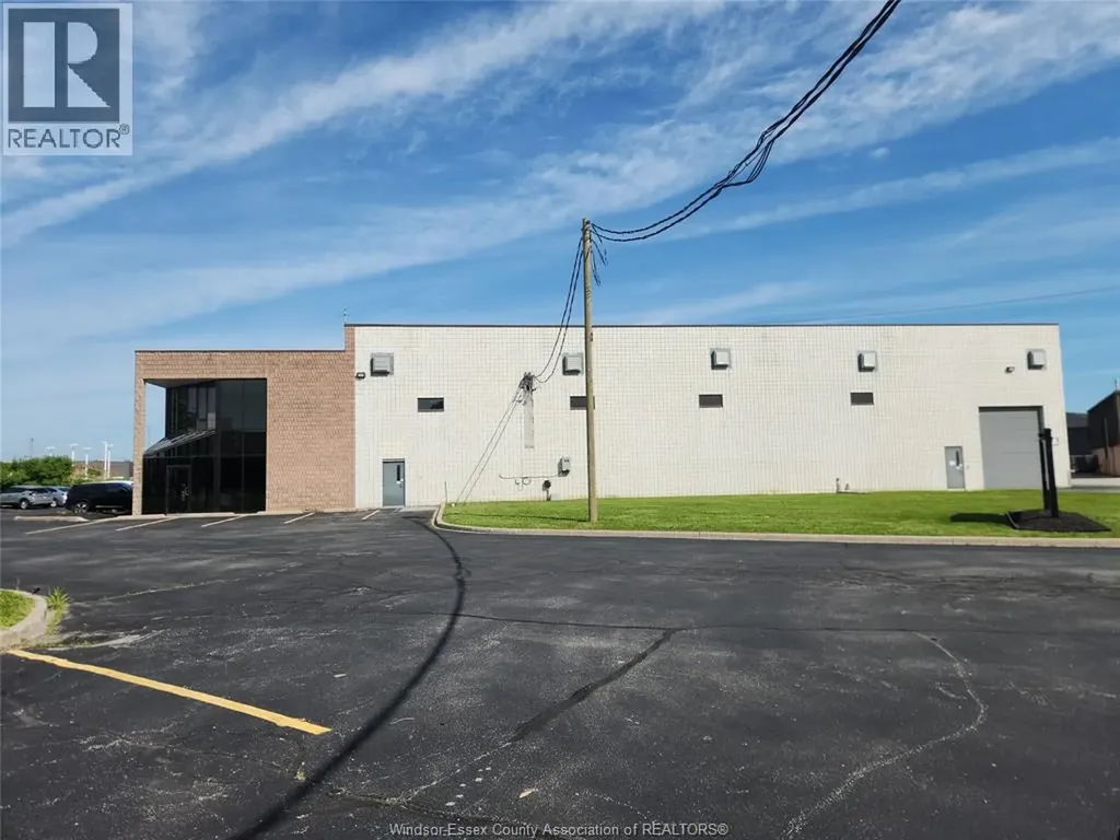 2516 Binder Crescent Tecumseh ON N0R 1L0