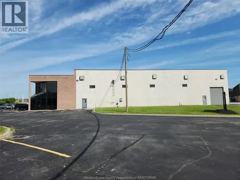 2516 Binder Crescent Tecumseh ON N0R 1L0