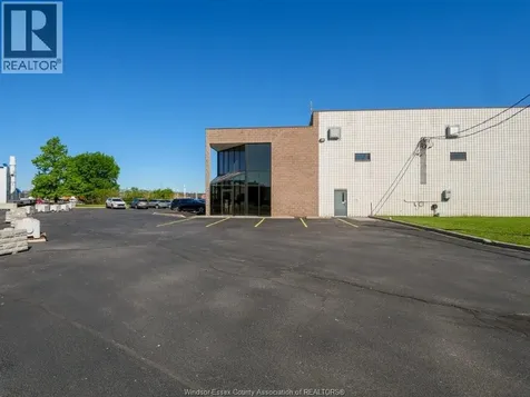 2516 Binder Crescent Tecumseh ON N0R 1L0