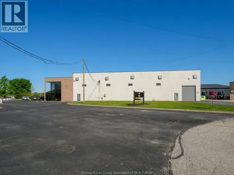2516 Binder Crescent Tecumseh ON N0R 1L0