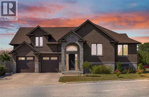 498 Sacred Heart Lasalle ON N9J 0A6
