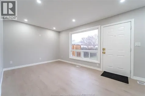 5414 Lassaline Avenue Windsor ON N8T 1A8