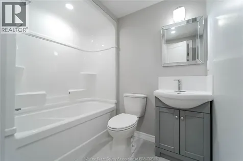 5414 Lassaline Avenue Windsor ON N8T 1A8