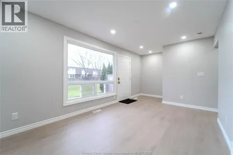 5414 Lassaline Avenue Windsor ON N8T 1A8