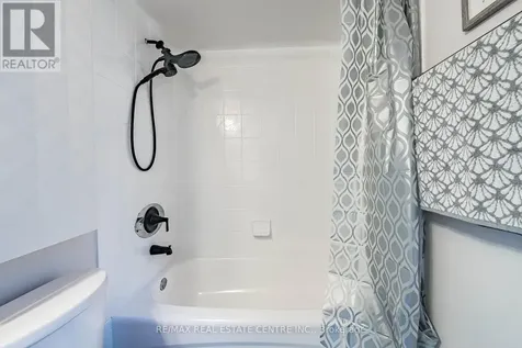 16 Laidlaw Street Toronto (south Parkdale) ON M6K 1X2