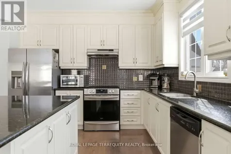 10 Culham Trail Wasaga Beach ON L9Z 0C6